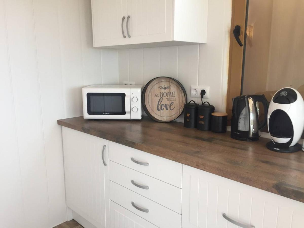 2 Bed Penthouse Apartment - Sea Views - Sleeps 4 피네스트라트 외부 사진