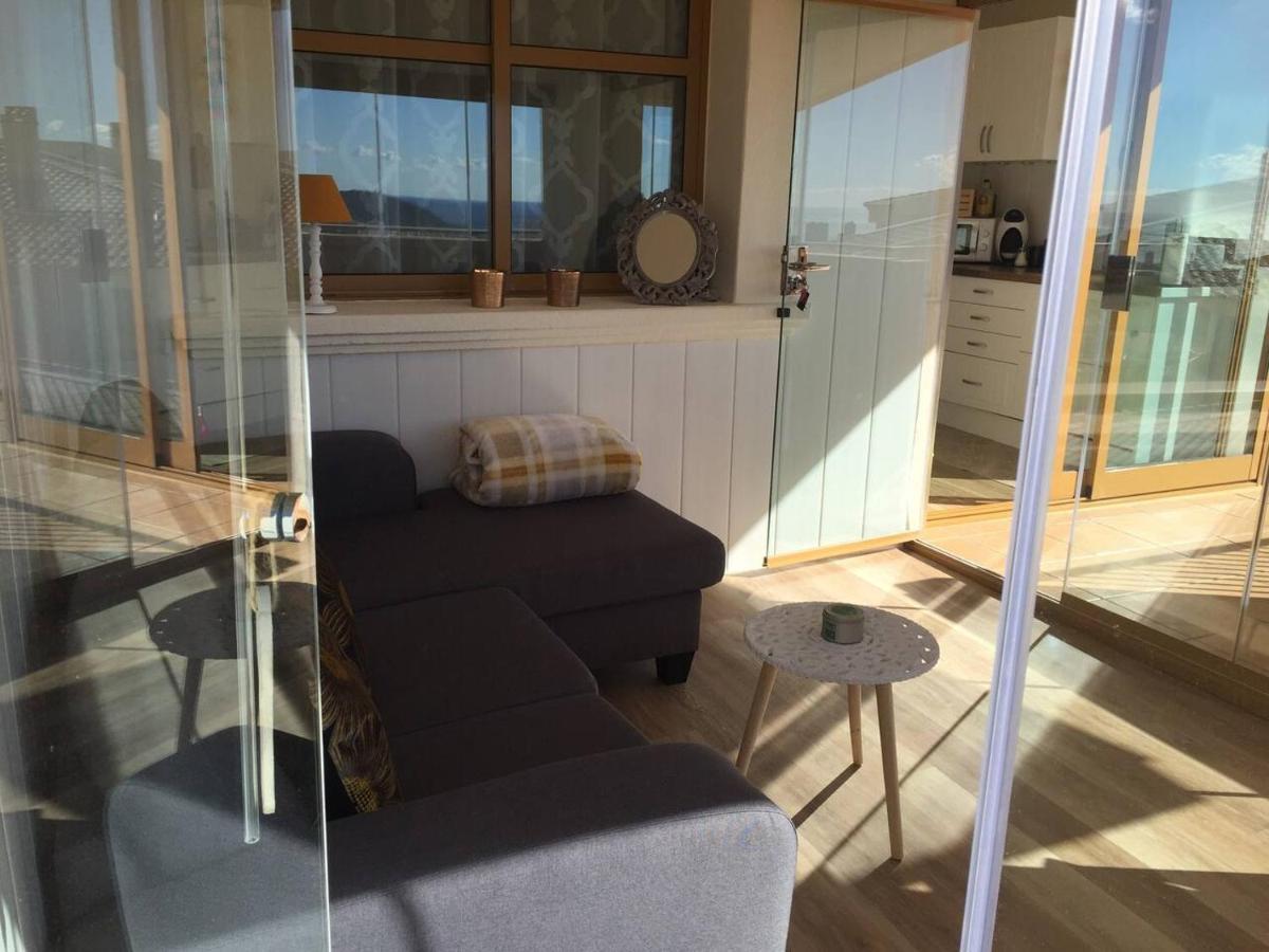 2 Bed Penthouse Apartment - Sea Views - Sleeps 4 피네스트라트 외부 사진