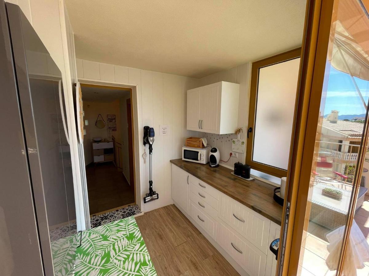 2 Bed Penthouse Apartment - Sea Views - Sleeps 4 피네스트라트 외부 사진