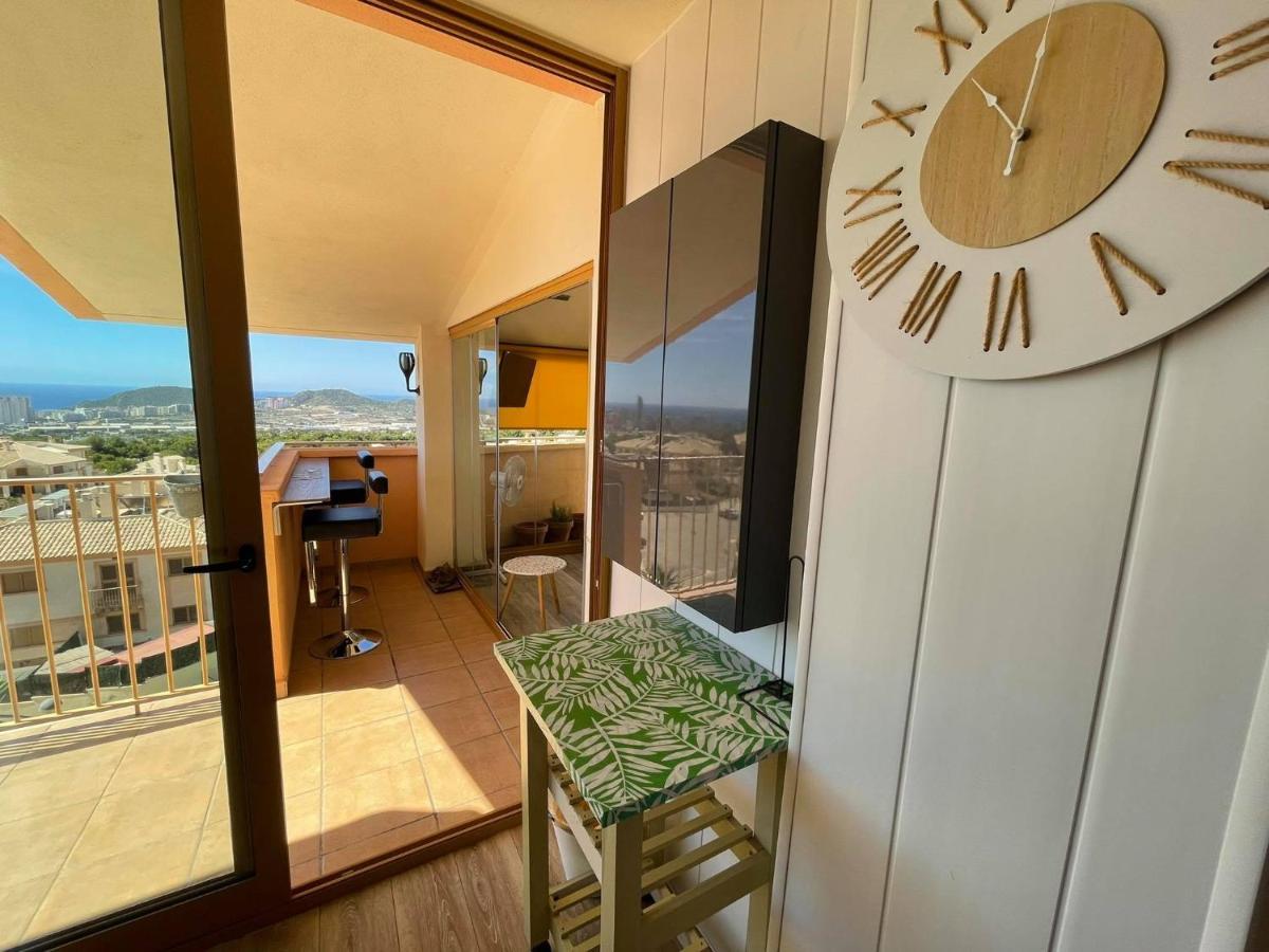 2 Bed Penthouse Apartment - Sea Views - Sleeps 4 피네스트라트 외부 사진