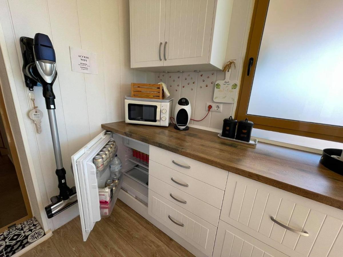 2 Bed Penthouse Apartment - Sea Views - Sleeps 4 피네스트라트 외부 사진