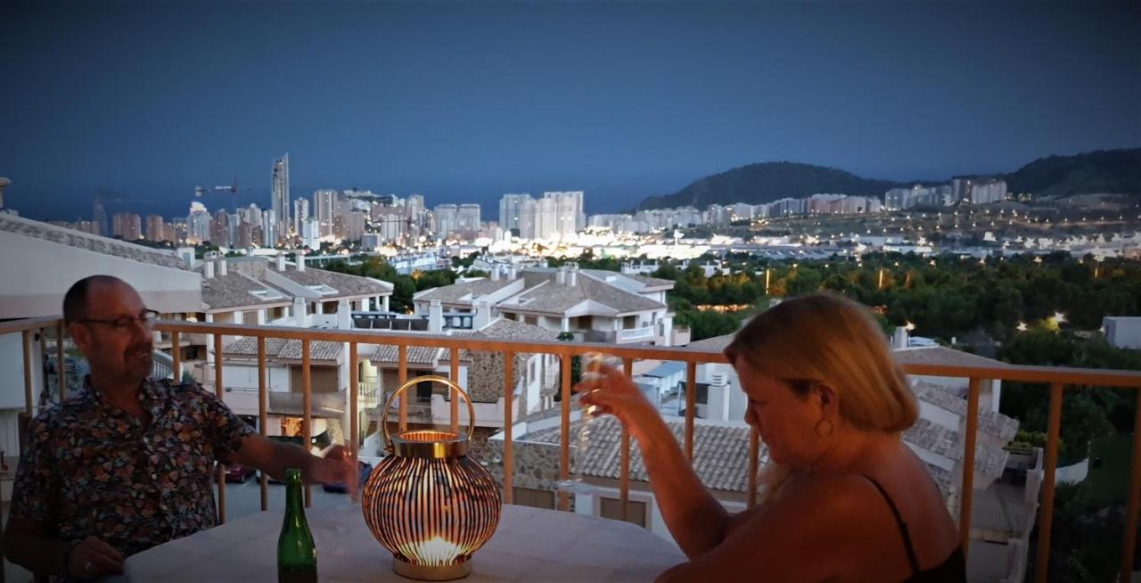 2 Bed Penthouse Apartment - Sea Views - Sleeps 4 피네스트라트 외부 사진