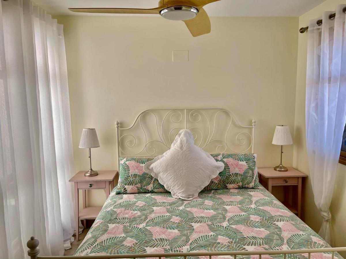 2 Bed Penthouse Apartment - Sea Views - Sleeps 4 피네스트라트 외부 사진